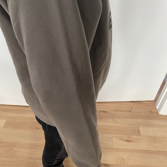 COPY - Essentials Crewneck - Picture 5 of 5